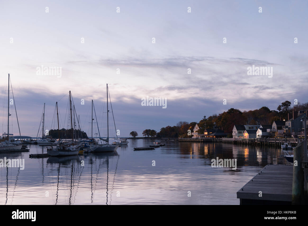 La mattina presto vista del porto di Camden, Maine Foto Stock