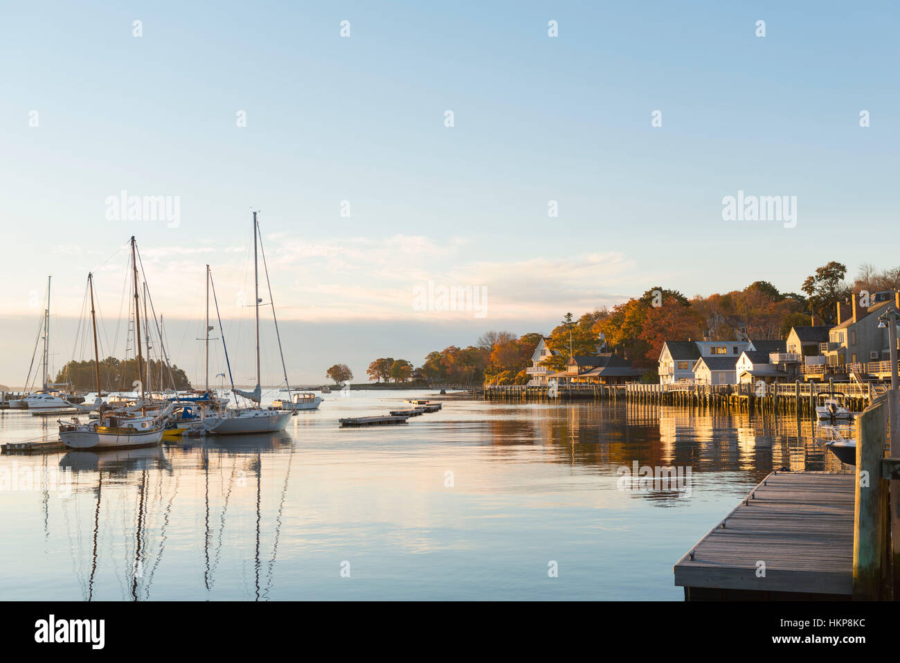 La mattina presto vista del porto di Camden, Maine Foto Stock