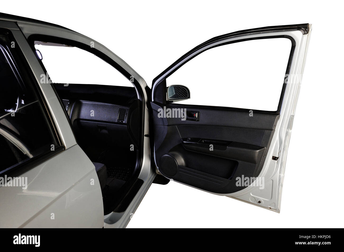 Parte anteriore aperta della porta passeggero di auto berlina isolato su bianco Foto Stock