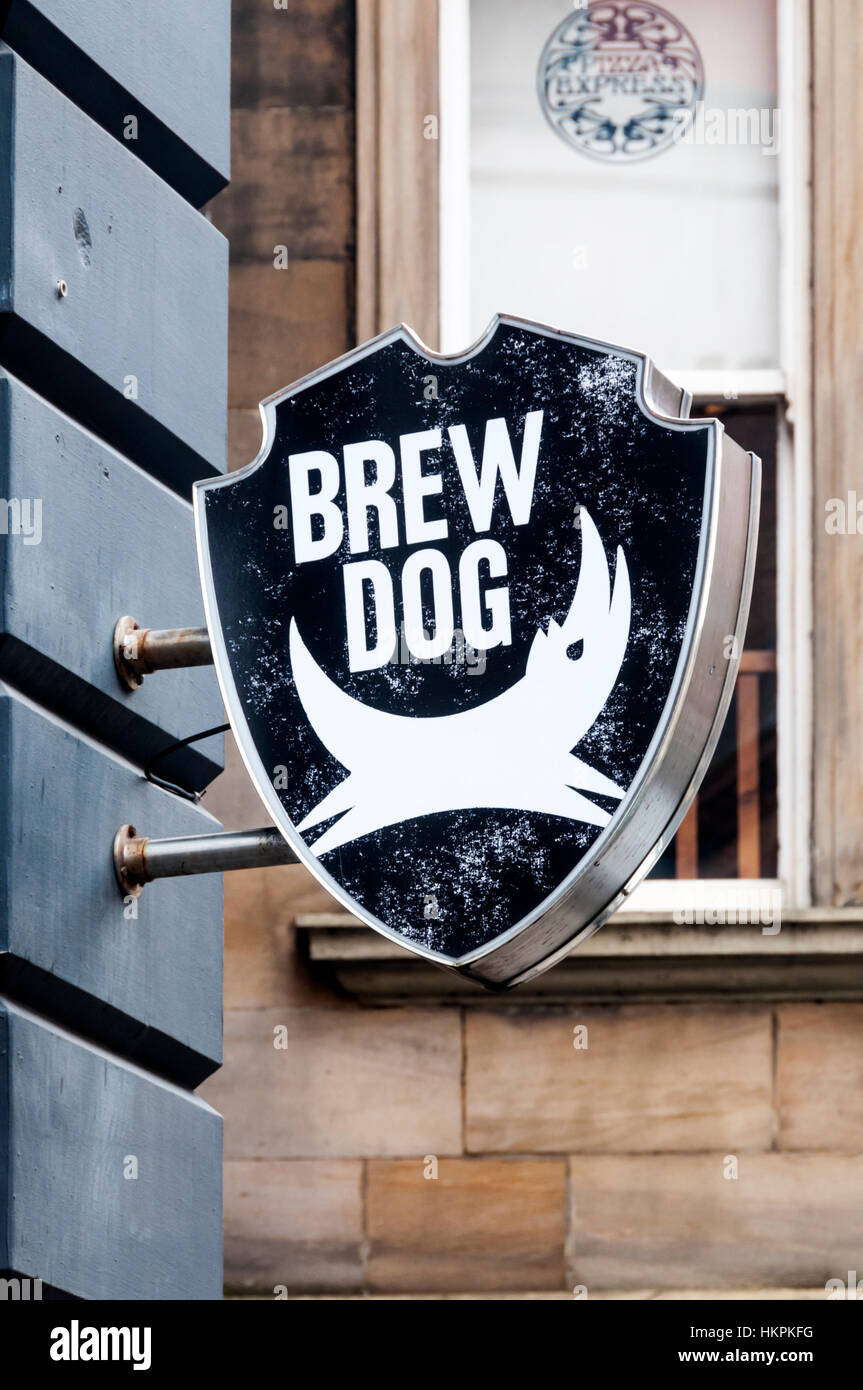 Segno per il Brew Dog brewery su un pub di Newcatle. Foto Stock