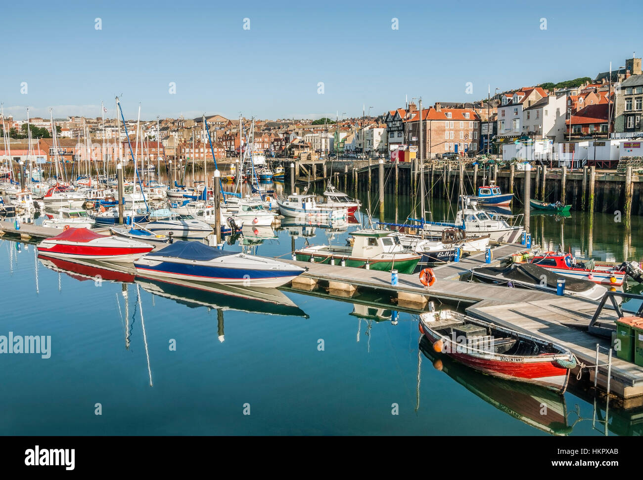 Habor di Scarborough sulla costa del Mare del Nord dello Yorkshire del Nord, Inghilterra Foto Stock