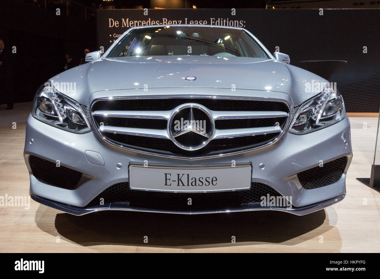 AMSTERDAM - 16 Aprile 2015: Mercedes-Benz Classe E auto all'AutoRAI 2015.  Classe E è una gamma di vetture executive fabbricato dalla Casa di  Stoccarda in vario Foto stock - Alamy