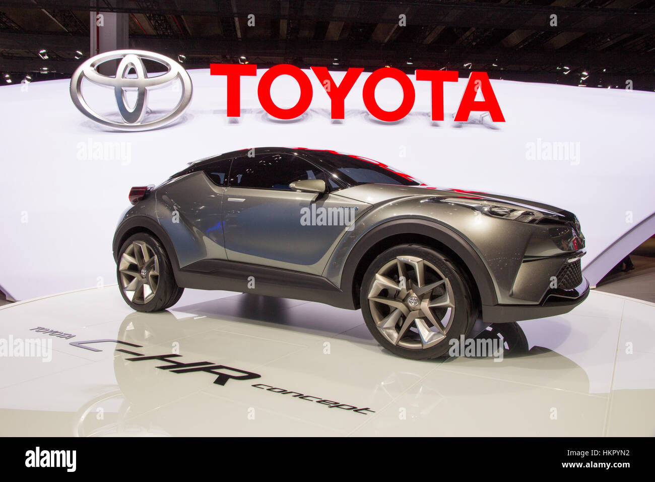 Francoforte, Germania - 16 SET 2015: Toyota C-HR concept car al IAA 2015. Foto Stock