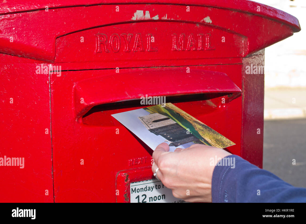 Inviare una cartolina card UK Foto Stock