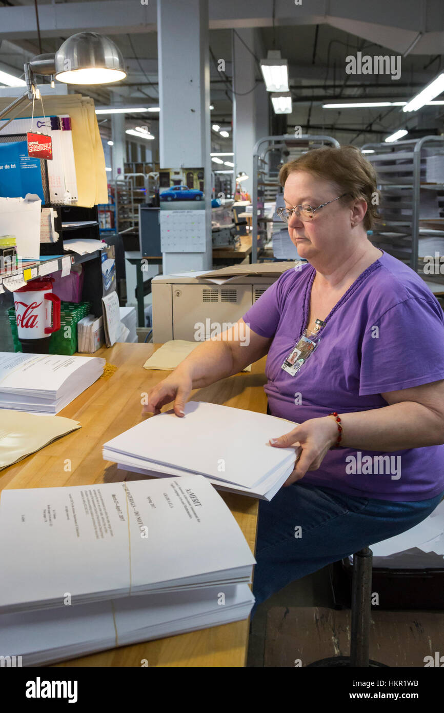 Louisville, Kentucky - American Printing House per i ciechi, che consente la stampa di libri in braille e di altri prodotti per i non vedenti. Foto Stock