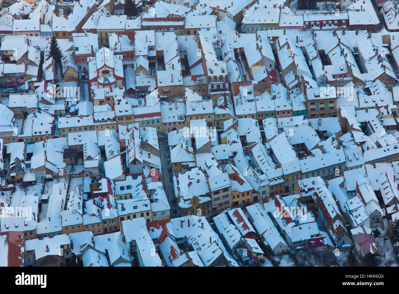 Vista aerea della città vecchia case in inverno Foto Stock