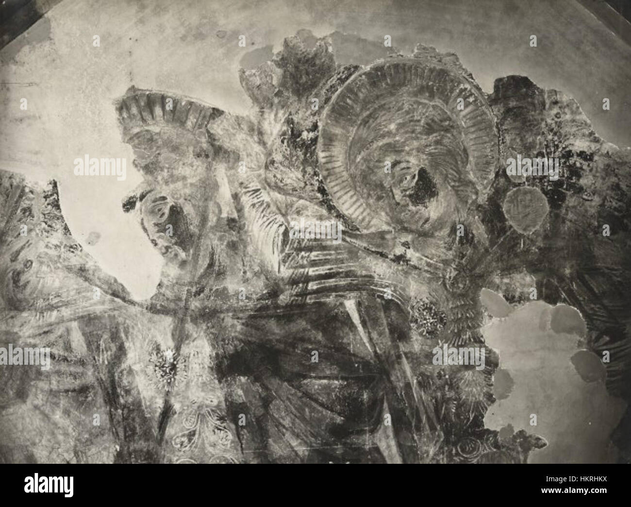 "Lotta fra angeli e demoni" di Cimabue è un dipinto medievale iconico che raffigura una drammatica battaglia tra angeli e demoni. Conosciuto per il suo stile rinascimentale, cattura temi religiosi con vivide emozioni. Foto Stock