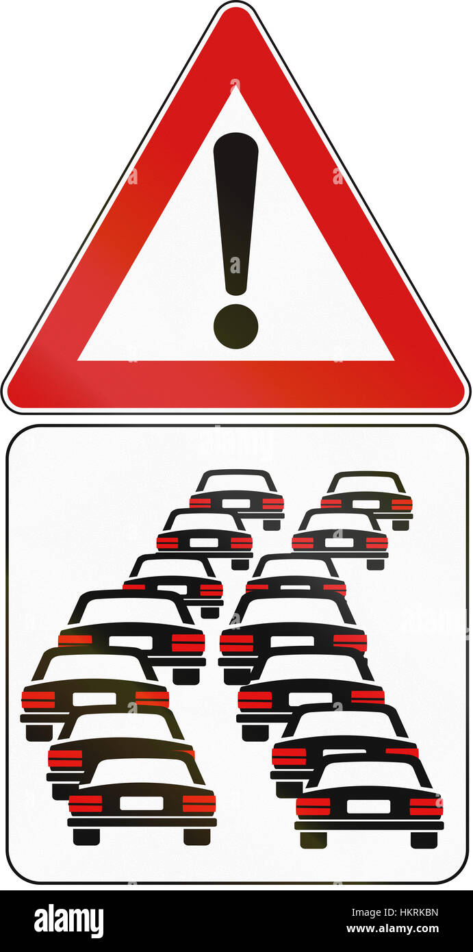 Cartello stradale utilizzato in Italia - pericolo di code Foto stock - Alamy