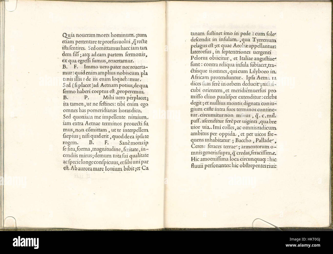 De Aetna (1495) è un'opera storica di Giovanni Boccaccio, che presenta temi di vulcani e fenomeni naturali. Serve come prima esplorazione scientifica dell'Etna, mescolando letteratura e storia naturale. Foto Stock