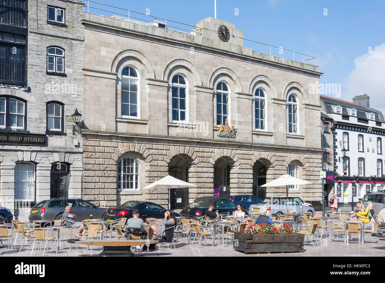 Vecchia casa doganale e outdoor cafe, Quay Road, Barbican, Plymouth Devon, Inghilterra, Regno Unito Foto Stock