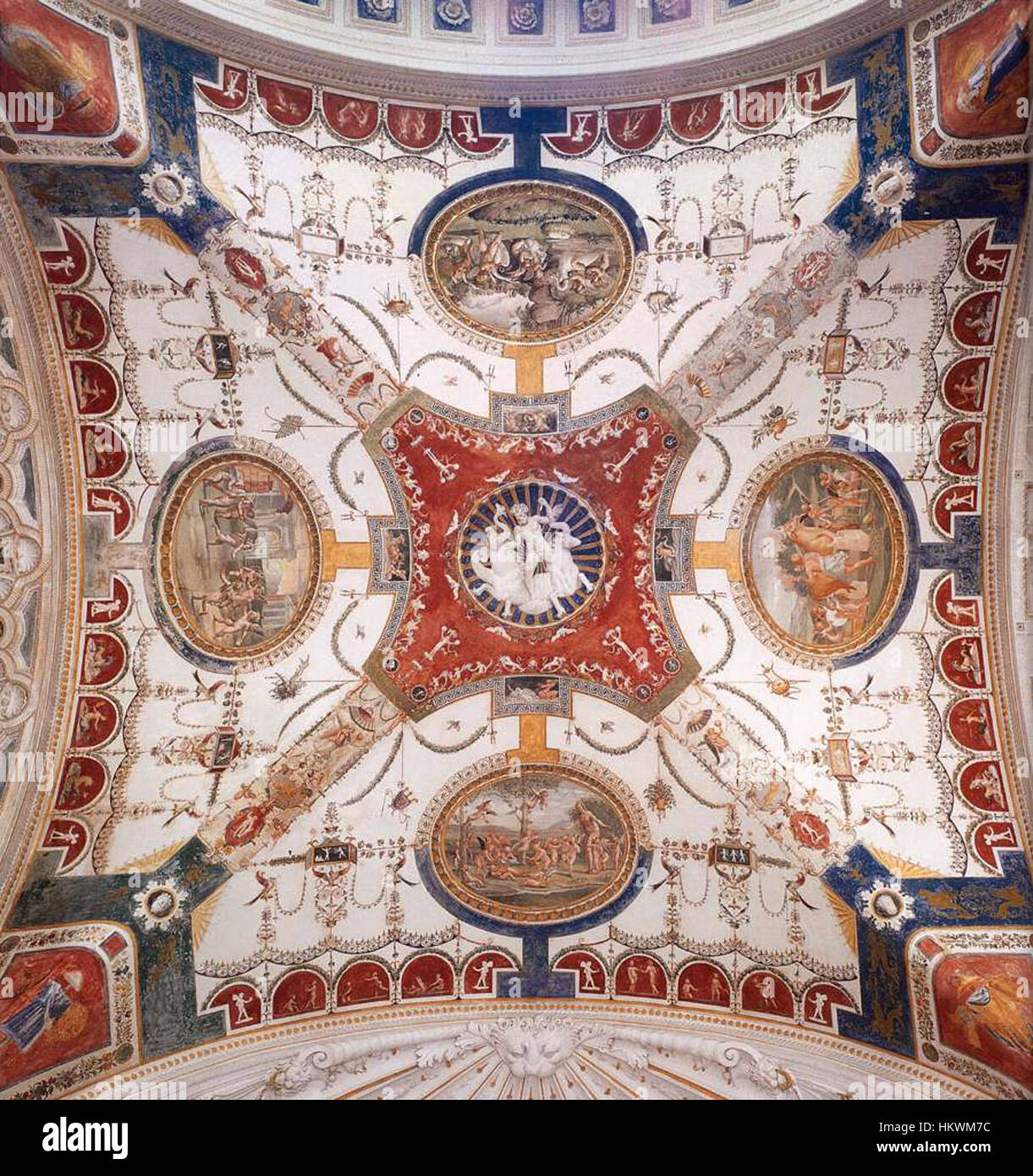 La "decorazione della Loggia del Giardino" di Giovanni da Udine è un affresco rinascimentale che mostra dettagli intricati nel design architettonico. Il dipinto faceva parte di uno schema decorativo più ampio per una loggia di giardino all'italiana. Foto Stock