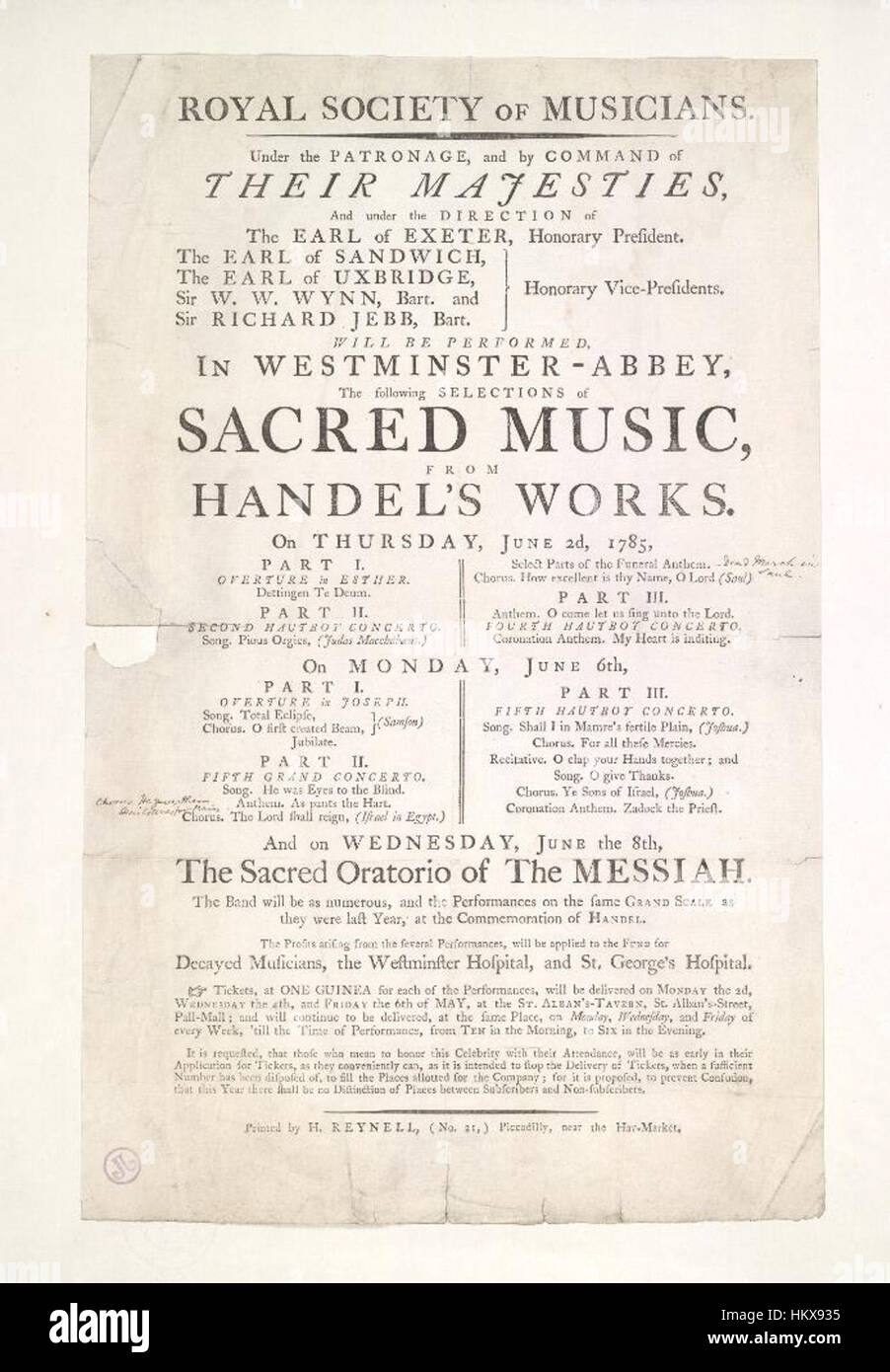 Questa immagine mostra una parte della collezione delle biblioteche Bodleiane, specificamente legata alla Royal Society of Musicians. Enfatizza i documenti storici e i manufatti associati alla storia della musica nel Regno Unito. Foto Stock