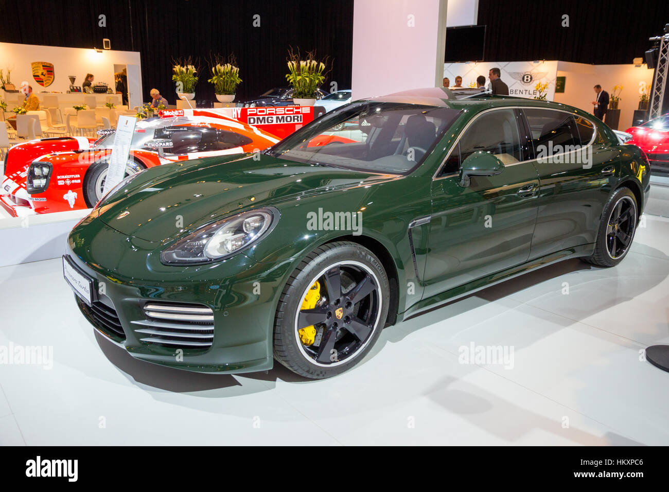 AMSTERDAM - 16 Aprile 2015: Porsche Panamera Turbo auto all'AutoRAI 2015. Foto Stock