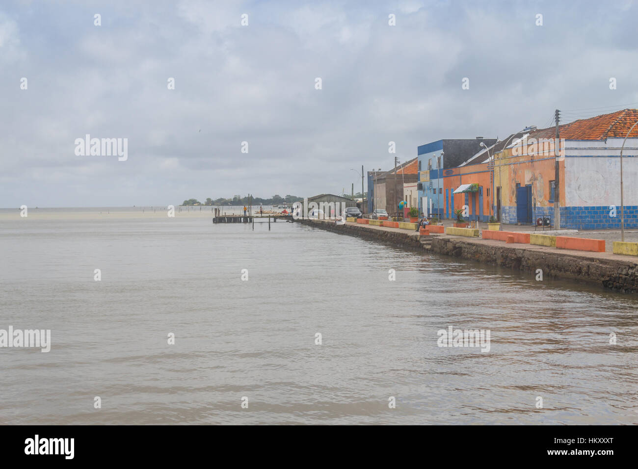 Case di pescatori e barche in Sao Jose do Norte Foto Stock