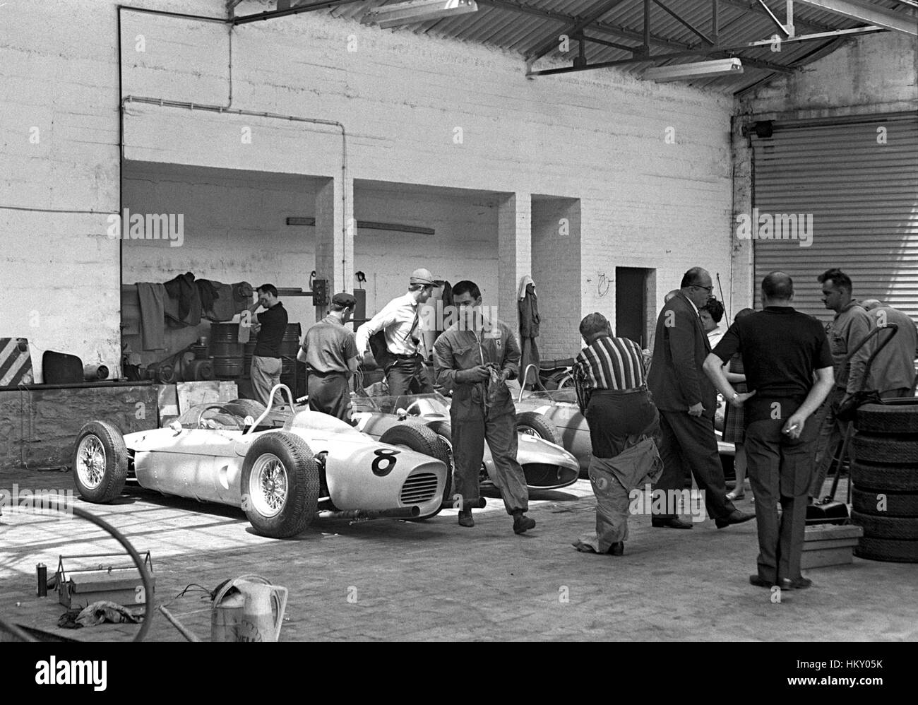 1961 Ing Carlo Chiti italiana del Ferrari 156s Garage Spa GP belga GG Foto Stock