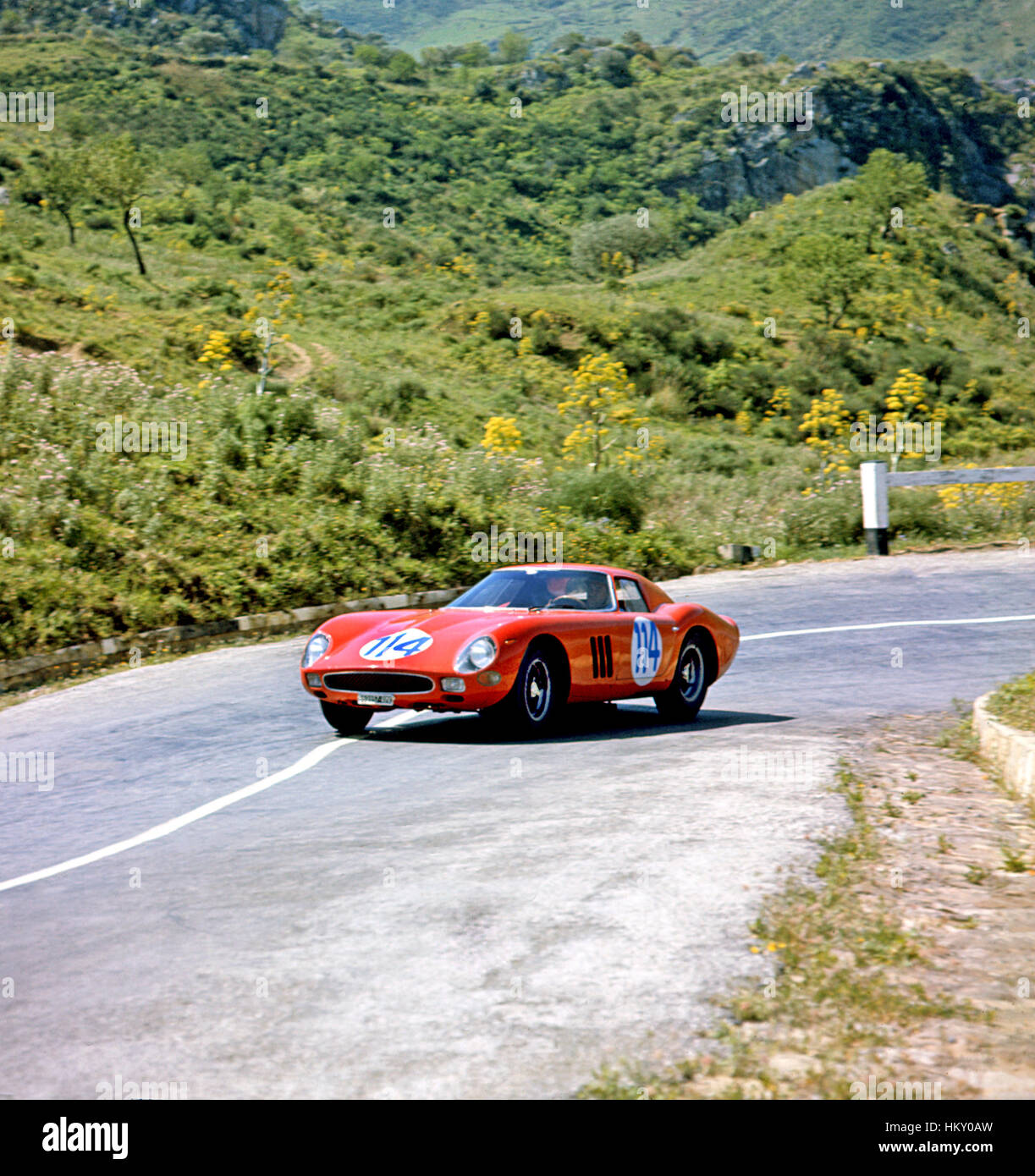1964 Luigi Taramazzo italiana del Ferrari 250 GTO/64 Targa Florio quinto nella classifica generale 1GT-GG Foto Stock