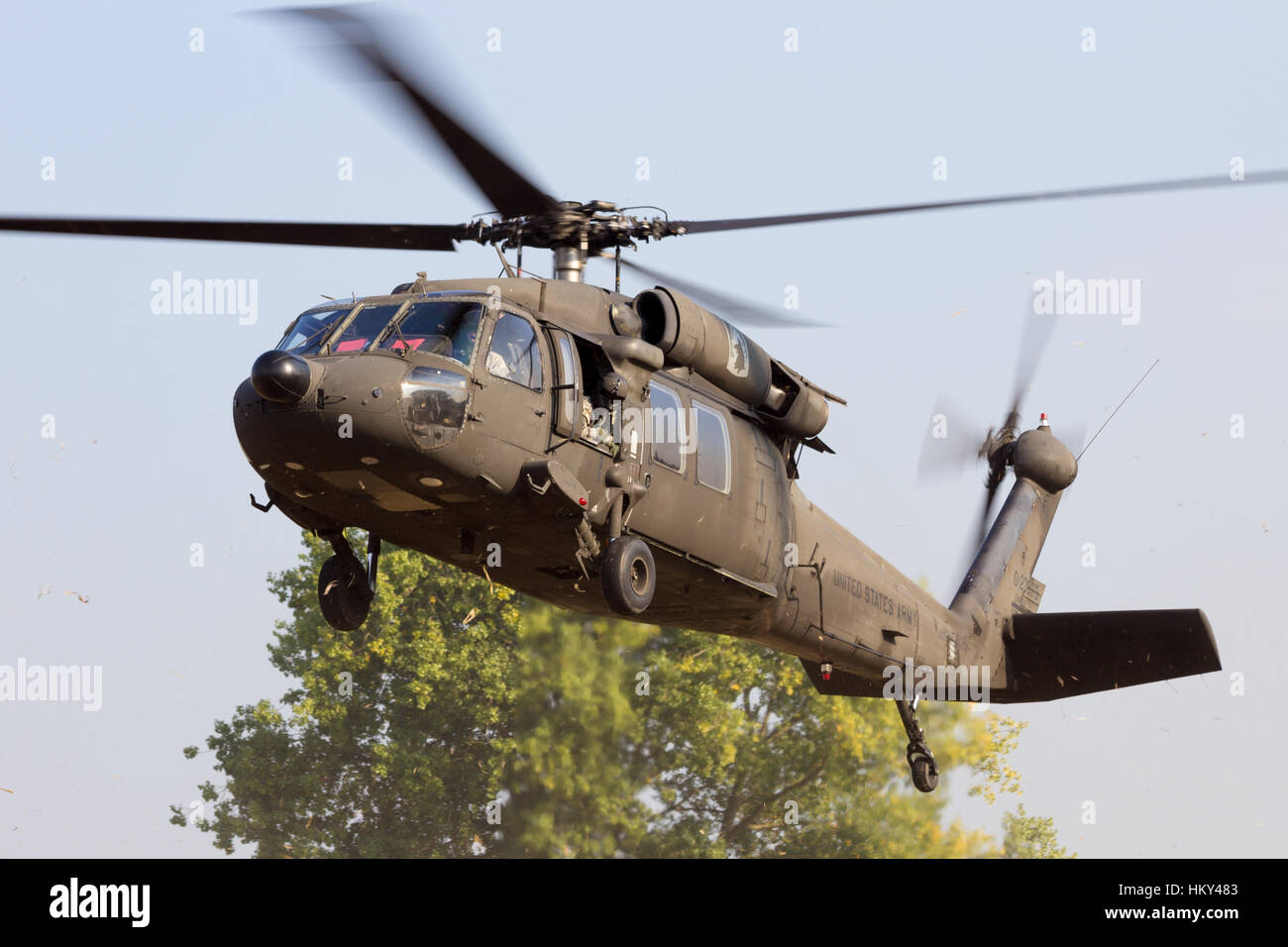 GRAVE, Paesi Bassi - Sep 17, 2014: American Black Hawk di atterraggio per elicotteri presso l'operazione Market Garden memorial. Il Giardino del mercato è stata una grande alleata op Foto Stock