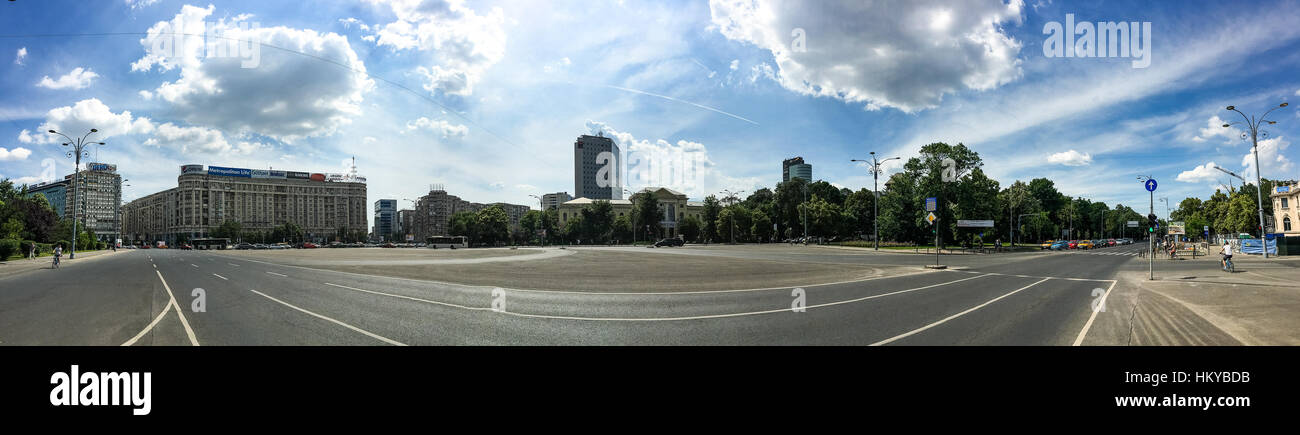 Bucarest, Romania - 28 Maggio 2016: vista panoramica di Piazza Vittoria, incrocio principale nel centro di Bucarest di alcune delle strade principali Calea Victor Foto Stock