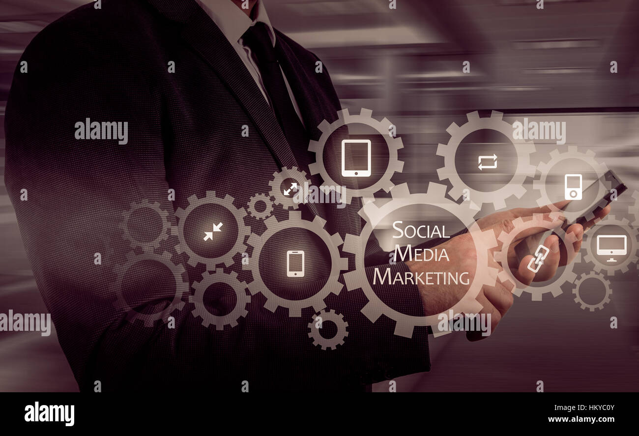 Business, tecnologia Internet e networking concetto. SMM - Social Media Marketing virtuale sul display. Foto Stock