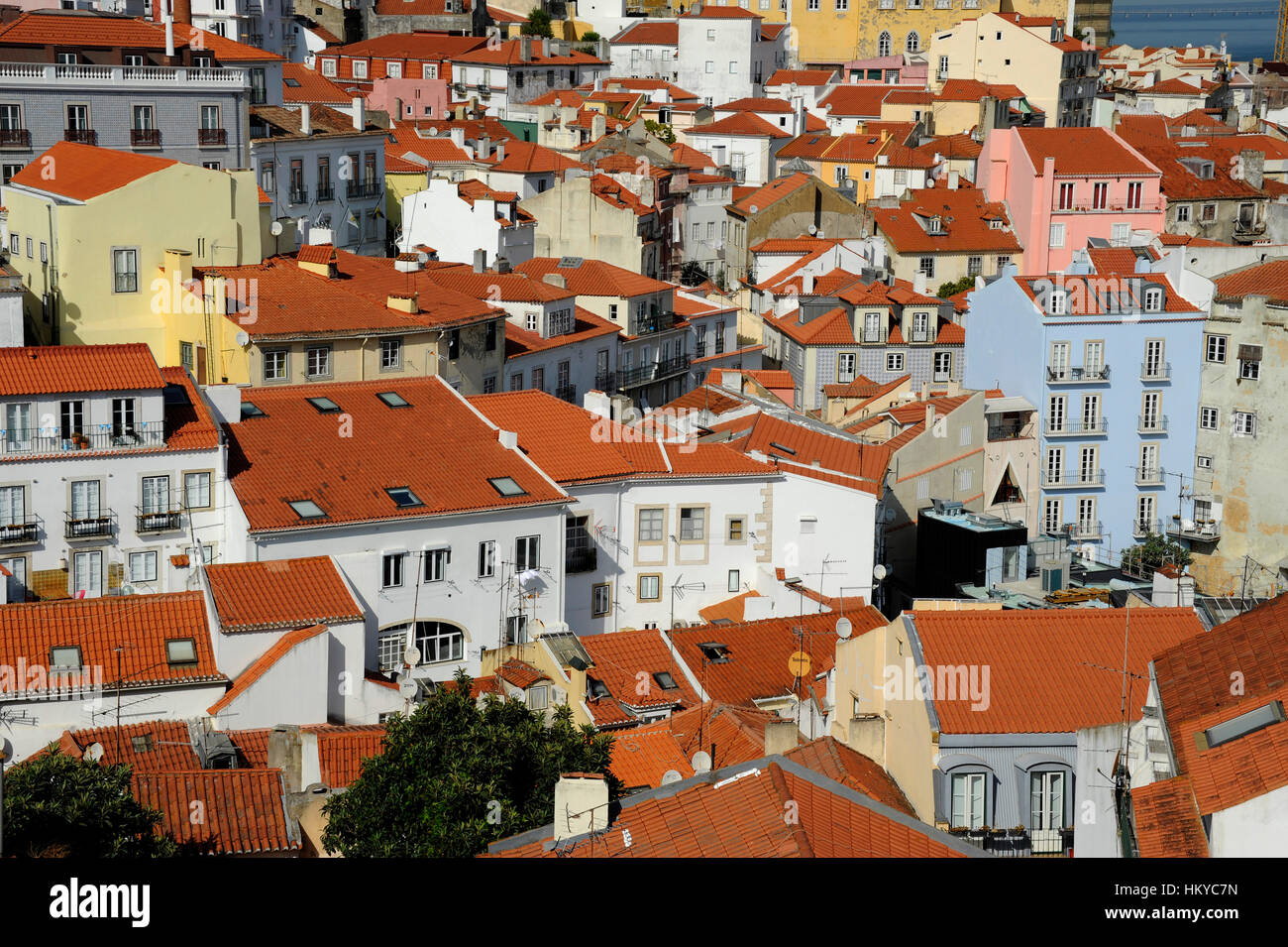 Il tetto della città da miradouro Portas do Sol, Alfama, Lisboa, Lisbona, Portogallo Foto Stock