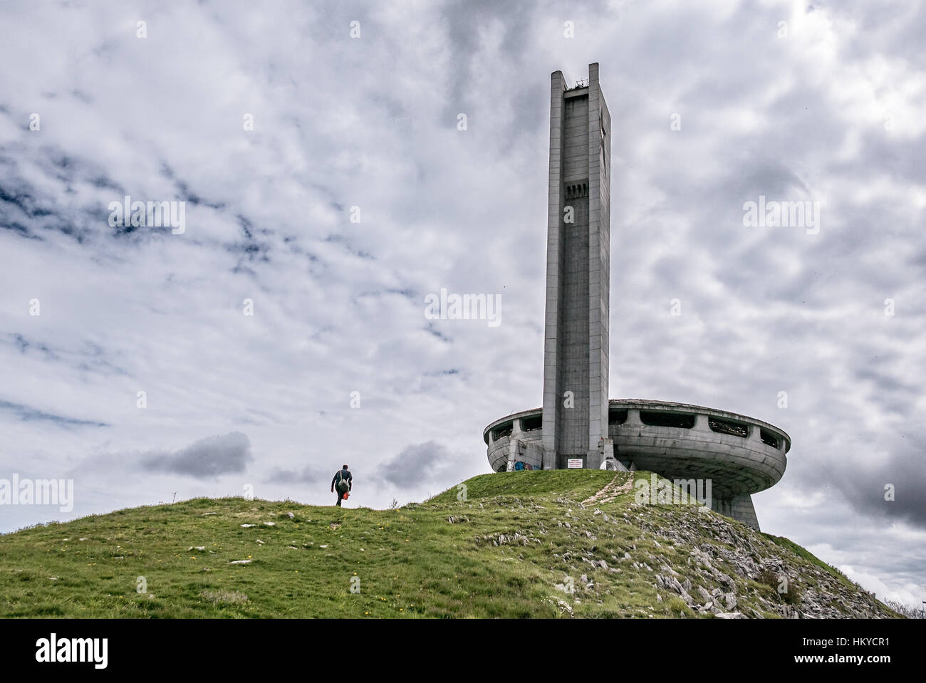 Palazzo Buzludzha in Bulgaria. Antica sede del partito comunista Foto Stock