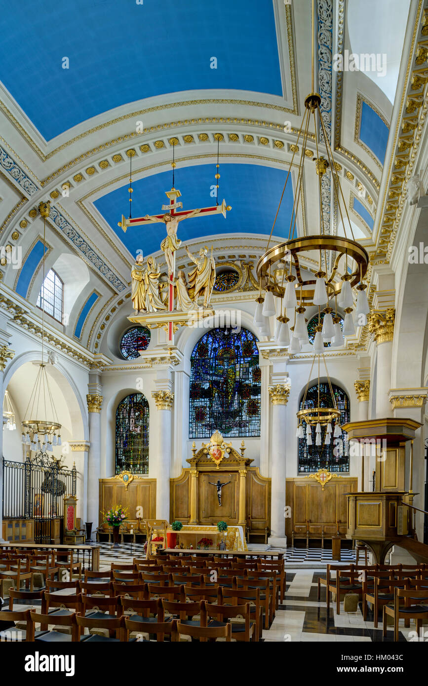 Interno del St Mary le Bow chiesa, London, Regno Unito Foto Stock