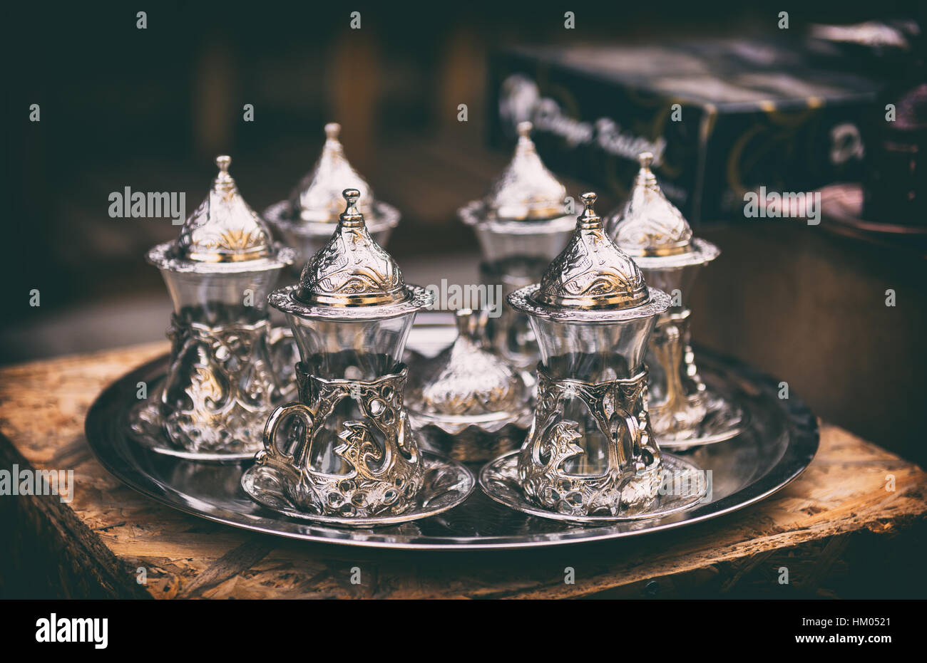 Vintage fatti a mano in rame tazze tè set Foto Stock