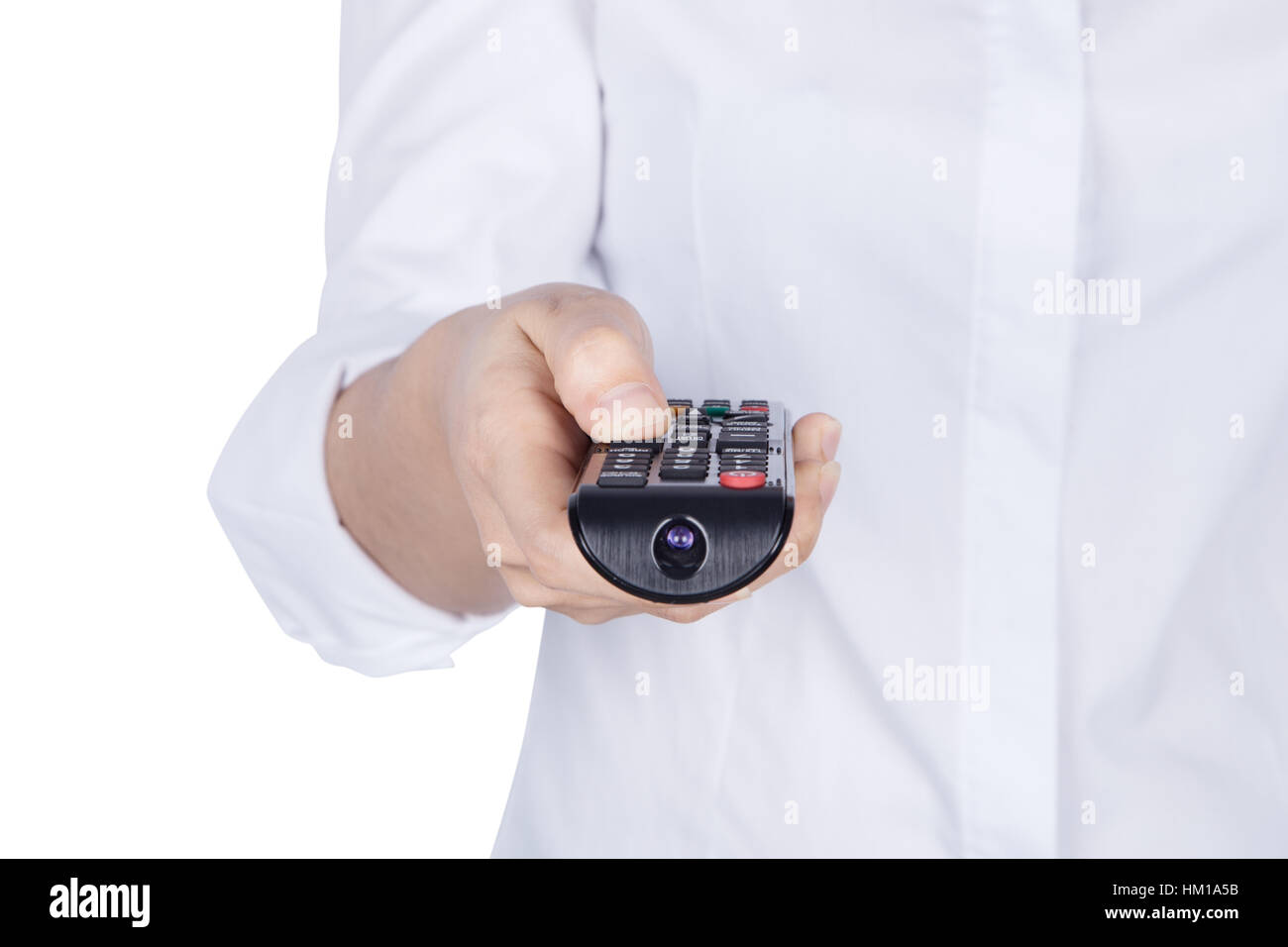 Mano trattiene un tv con telecomando con corpo isolato su sfondo bianco (con percorso di clipping) Foto Stock