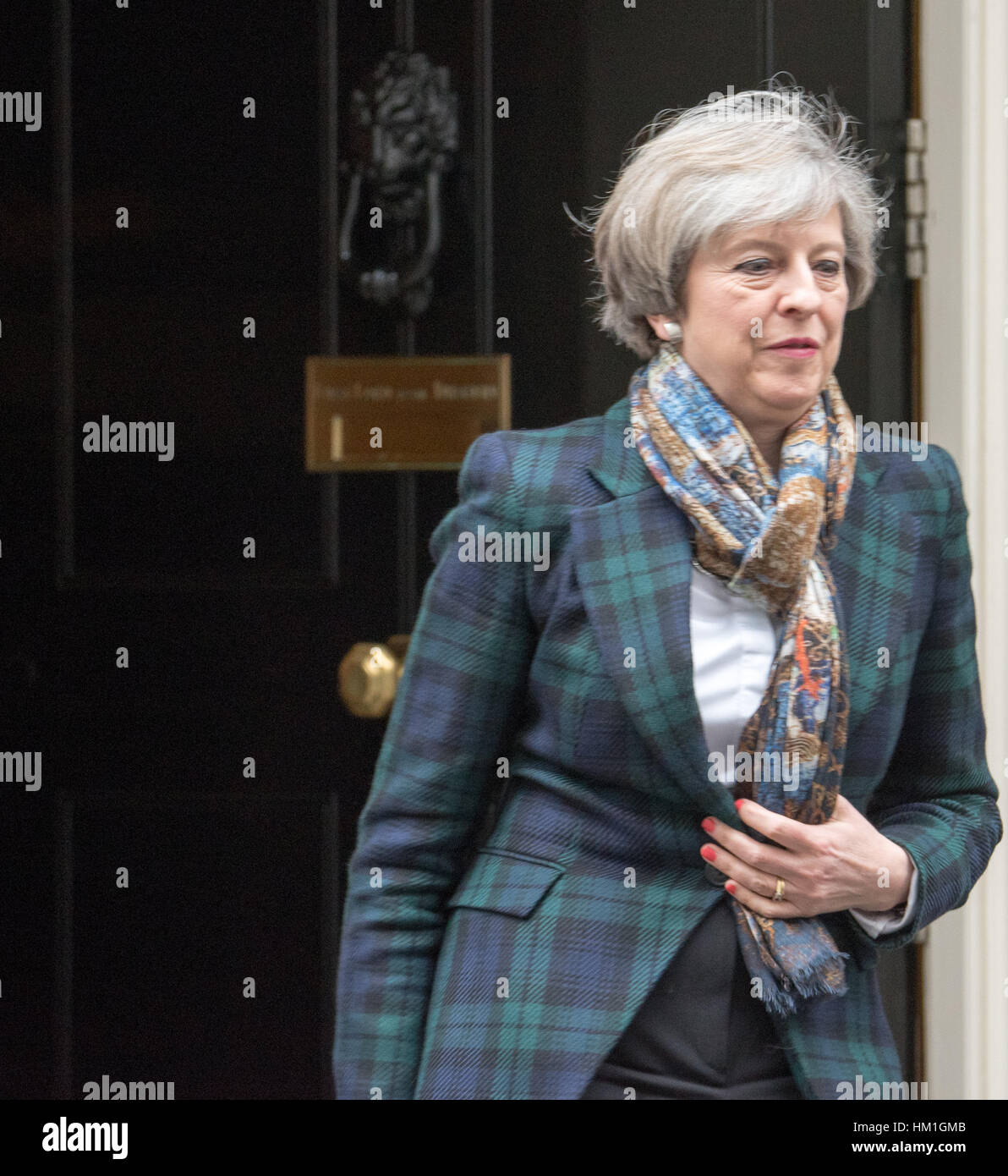 Londra, Regno Unito. 31 gennaio, 2017. Il primo ministro, foglie 10 di Downing Street per il dibattito Brexit Credito: Ian Davidson/Alamy Live News Foto Stock