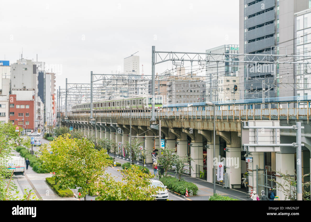TOKYO- novembre 26 :JR Akihabara Staion il 26 novembre 2015. Si tratta di una stazione ferroviaria si trova a Tokyo nel quartiere Chiyoda di centro del famoso Akihaba Foto Stock