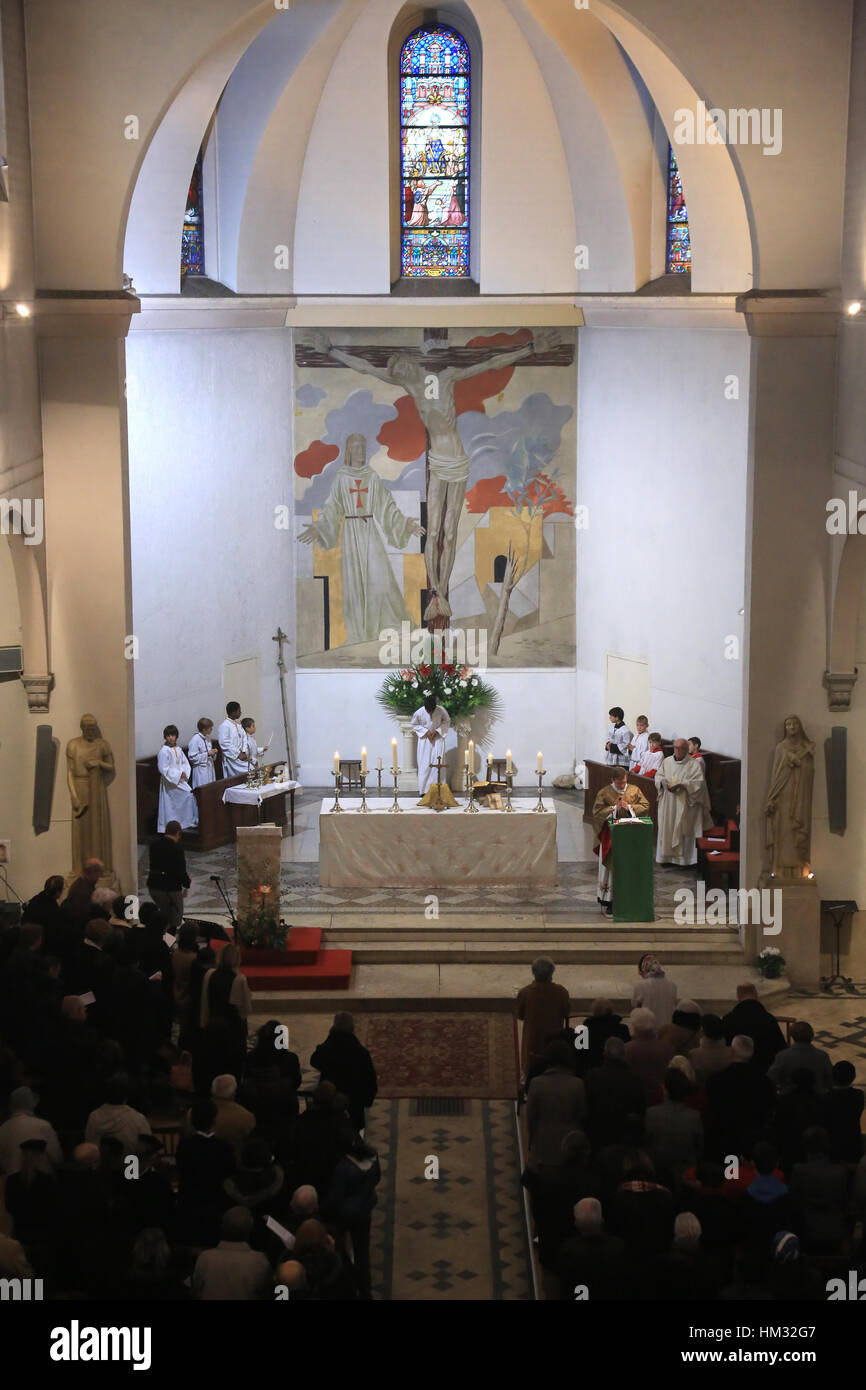 Catholic mass. San Luigi Villemomble. Foto Stock