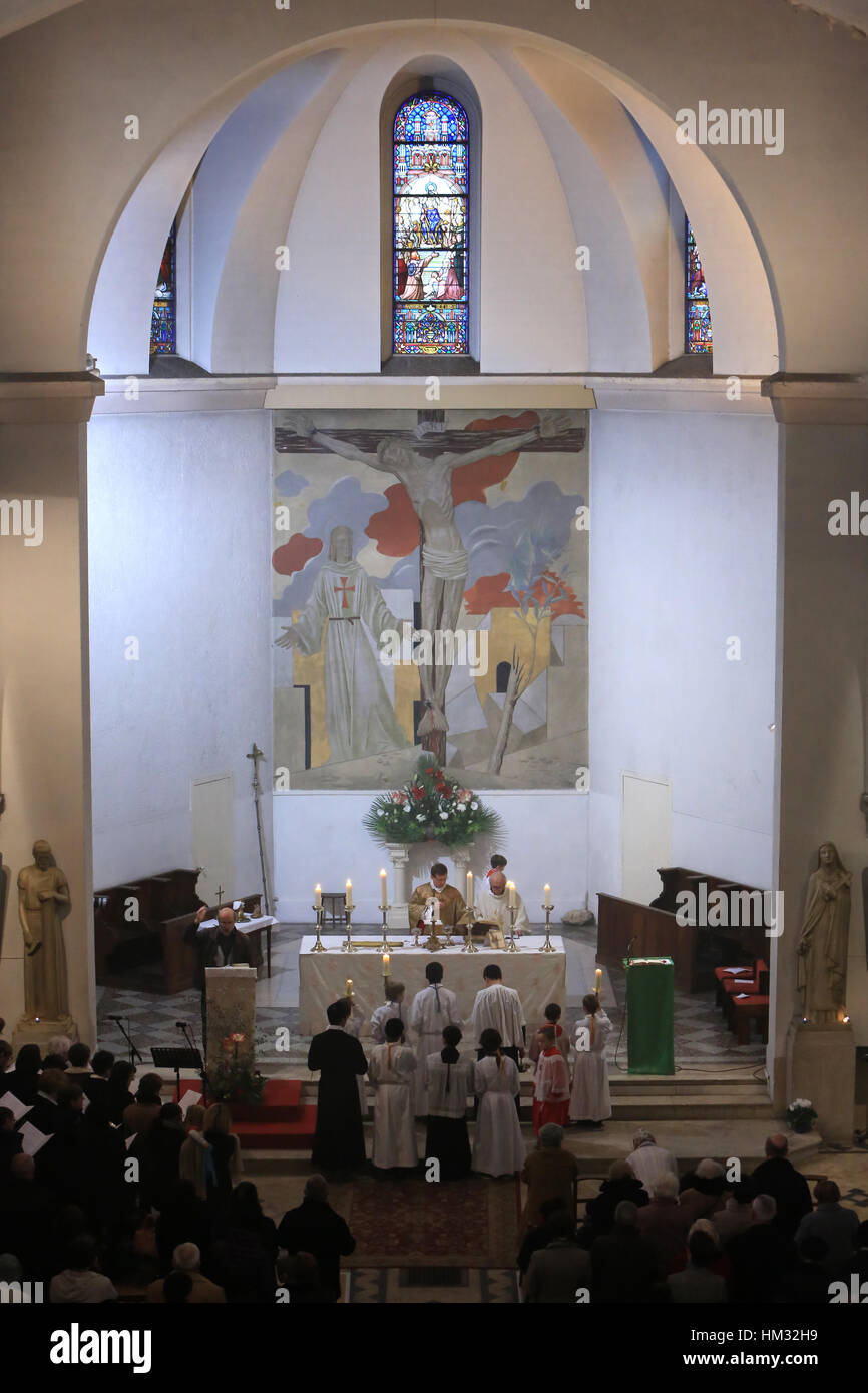 Catholic mass. San Luigi Villemomble. Foto Stock