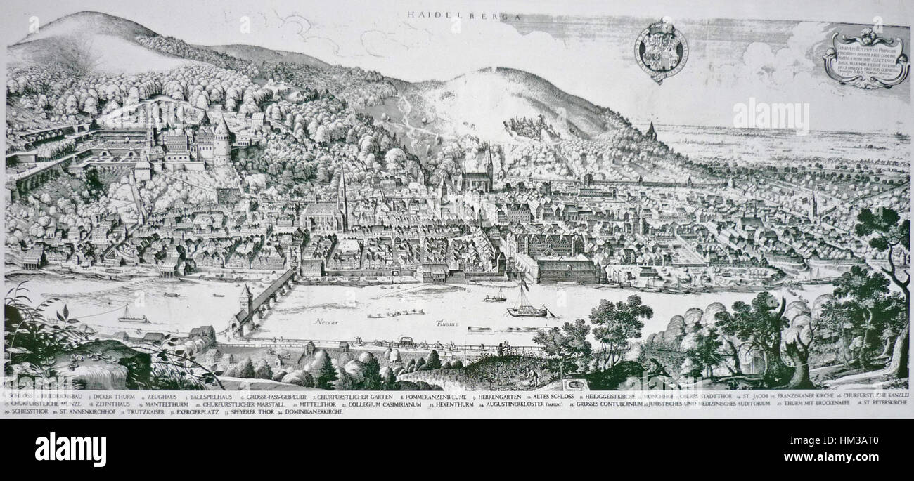 'Heidelbergum 1620' è un antico dipinto ad olio che rappresenta la città di Heidelberg all'inizio del XVII secolo. L'opera d'arte cattura l'essenza del periodo, mostrando l'architettura, le persone e il paesaggio dell'epoca, con accuratezza storica e rappresentazione dettagliata della regione. Foto Stock