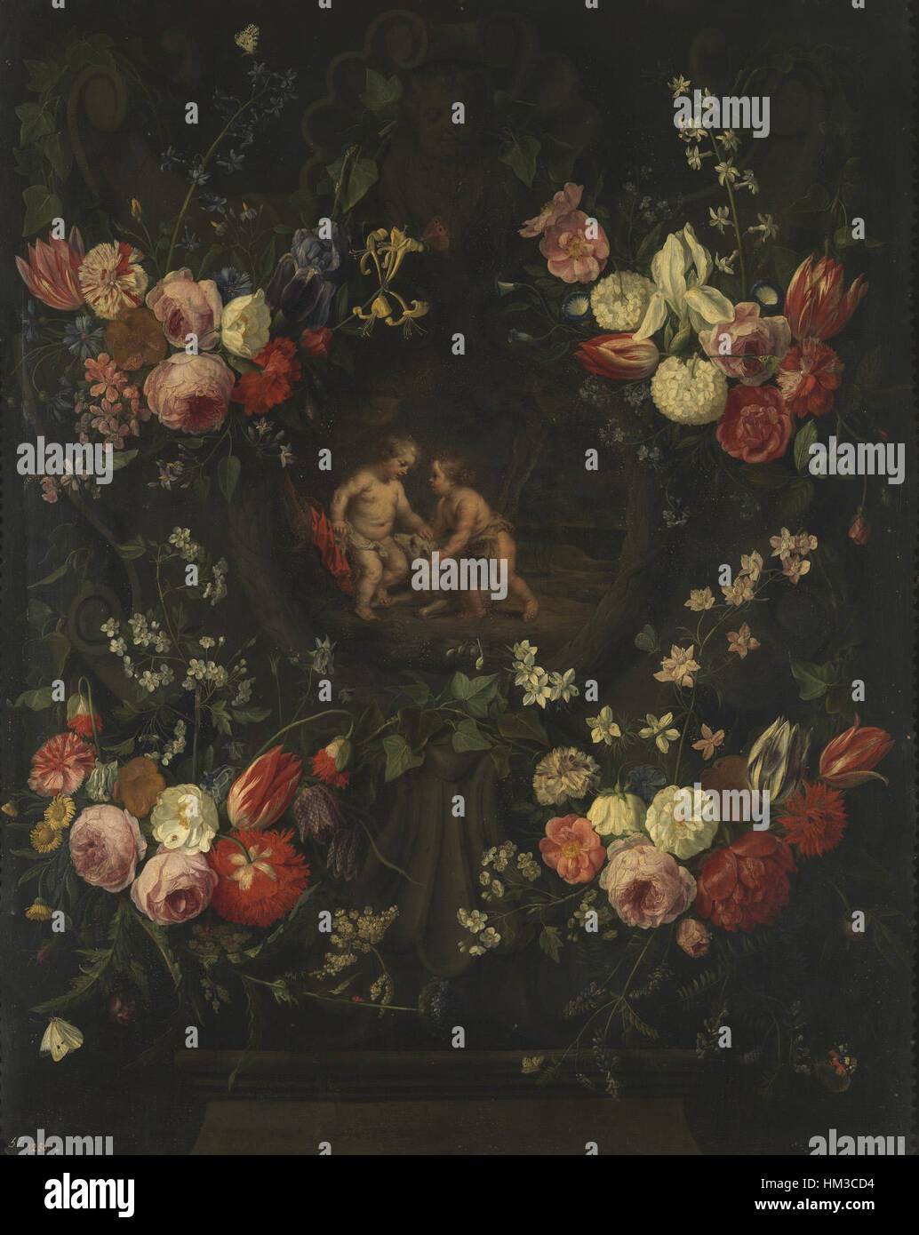 Questo dipinto di Jan van Kessel il Vecchio raffigura Gesù bambino e San Giovanni, circondato da una lussureggiante ghirlanda di fiori. Riflette la maestria dell'artista nel combinare le figure religiose con la bellezza naturale in uno stile barocco. Foto Stock