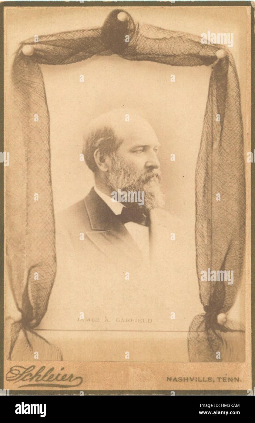 Questo ritratto del presidente James Garfield dell'artista John Schleier cattura l'immagine del ventesimo presidente degli Stati Uniti. Il ritratto rappresenta la leadership di Garfield durante un periodo tumultuoso nella storia americana. Foto Stock