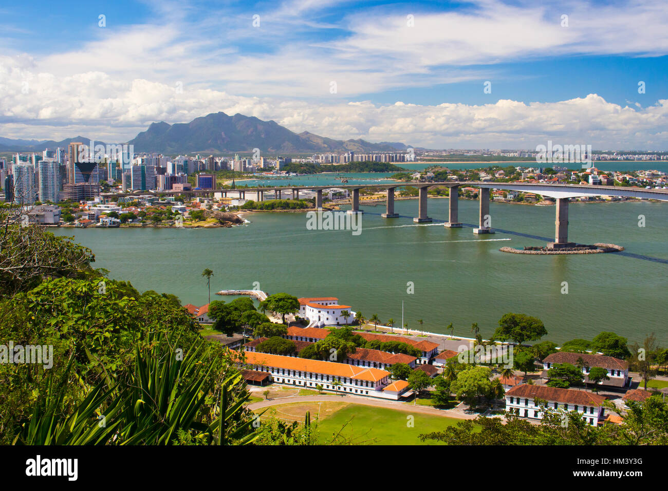 La città di Vitoria, capitale di Espirito Santo stato, Brasile Foto Stock