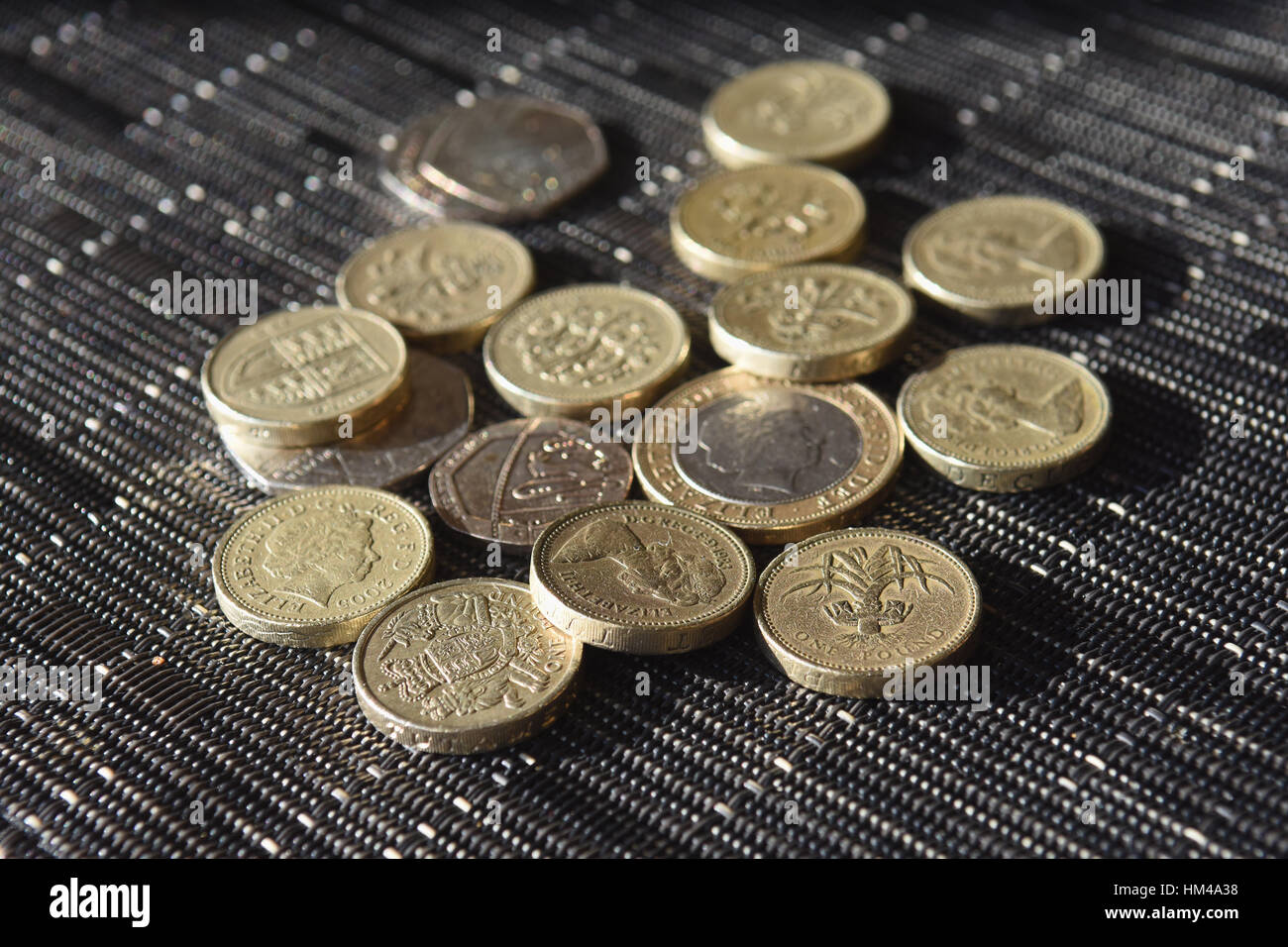 Uno e due monete lira sterlina britannica valuta Foto Stock