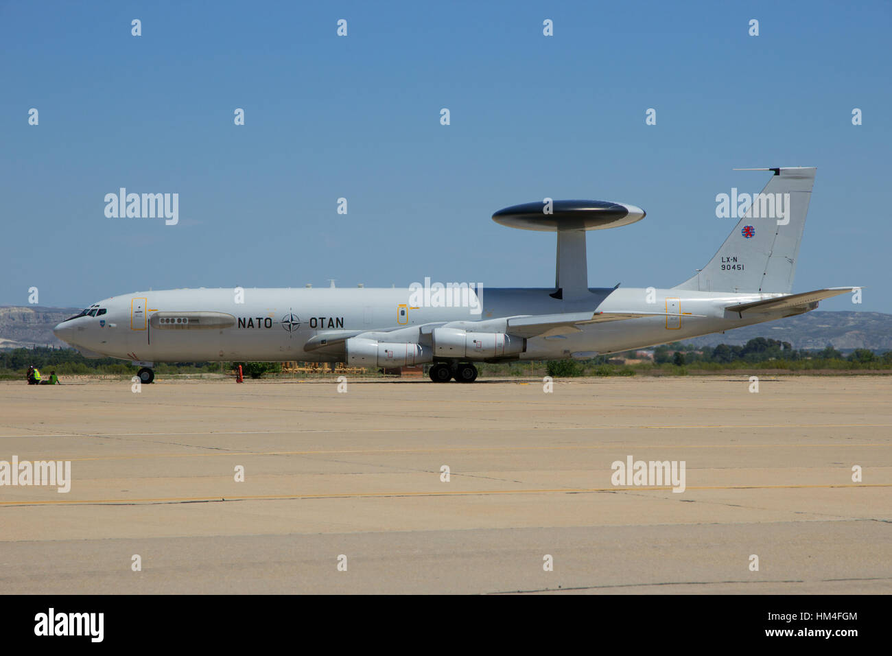 Saragozza, Spagna - maggio 20,2016: AWACS E-3 Sentry piano radar dalla NATO sull'asfalto di Zaragoza airbase Foto Stock