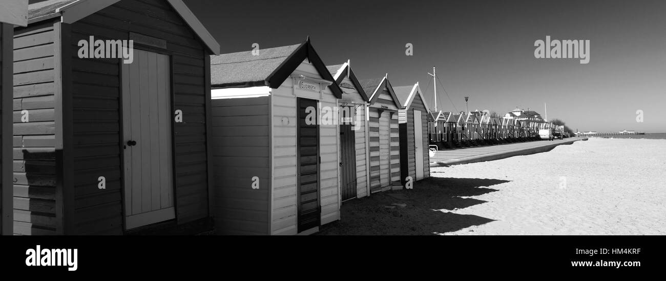 Cabine in legno sul lungomare, Southwold città, contea di Suffolk, Inghilterra, Regno Unito Foto Stock