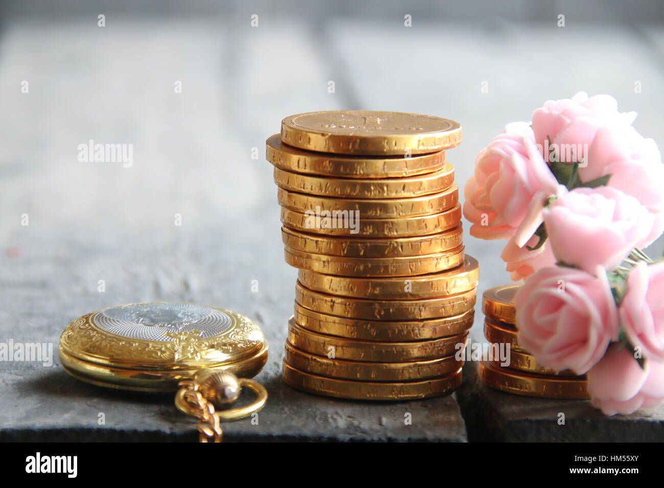 Pile di monete d'oro. Business o finanziare il concetto. Foto Stock