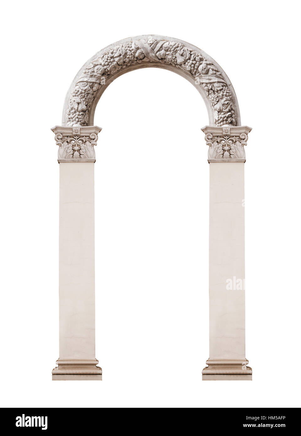 Due colonne con un arco isolato su sfondo bianco Foto Stock