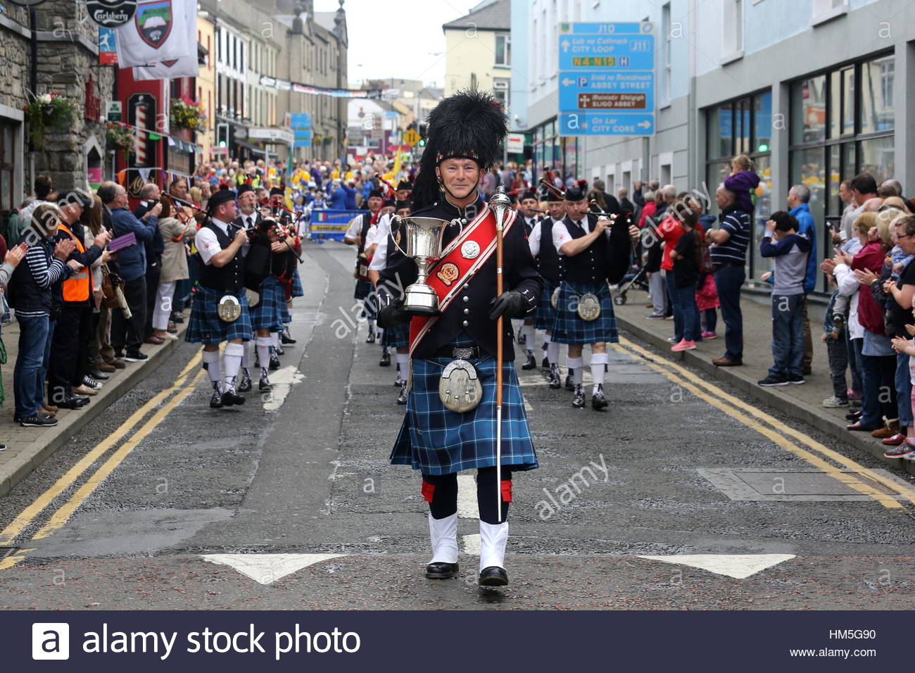 Fleadh Cheoil parade di Sligo, Irlanda, l'ultimo giorno del festival di musica irlandese Foto Stock