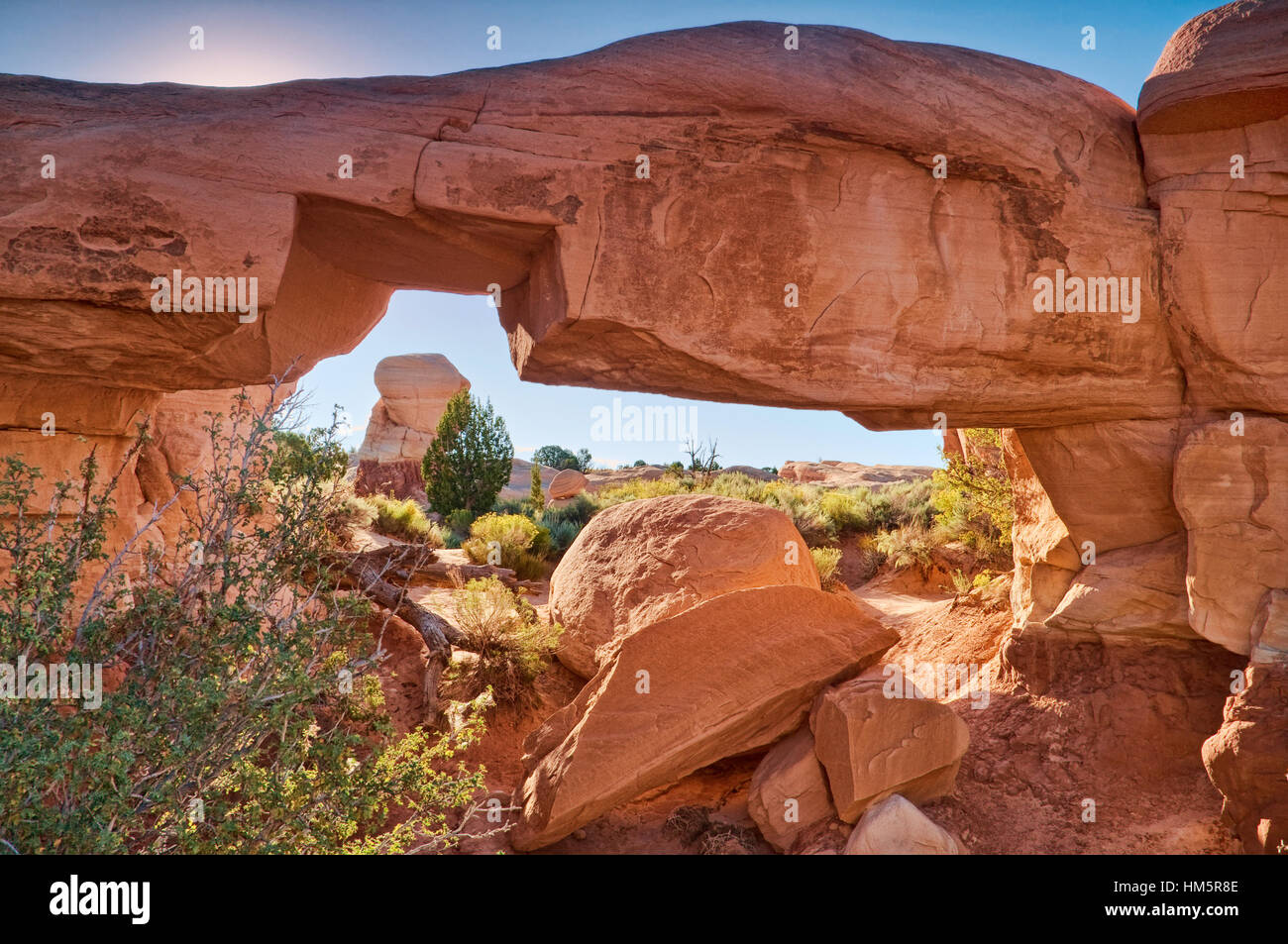 Mano Arch al Giardino del Diavolo a grande scala Escalante National Monument, Colorado Plateau, Utah, Stati Uniti d'America Foto Stock