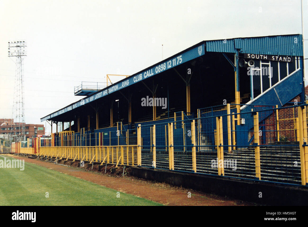 Vista generale dell'aratro Lane, Wimbledon Football Club il 11 settembre 1995 Foto Stock