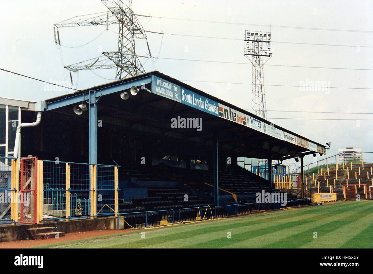 Vista generale dell'aratro Lane, Wimbledon Football Club il 11 settembre 1995 Foto Stock