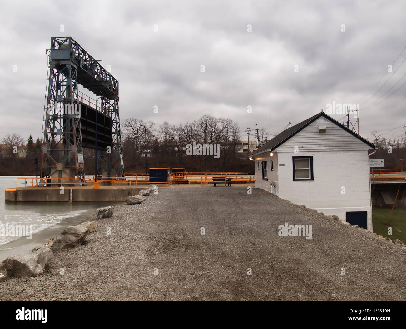 Seneca Falls, New York, Stati Uniti d'America. Bloccare CS/2 in Seneca Falls, New York, uno dei molti blocchi sullo storico Canale Erie per via navigabile Foto Stock