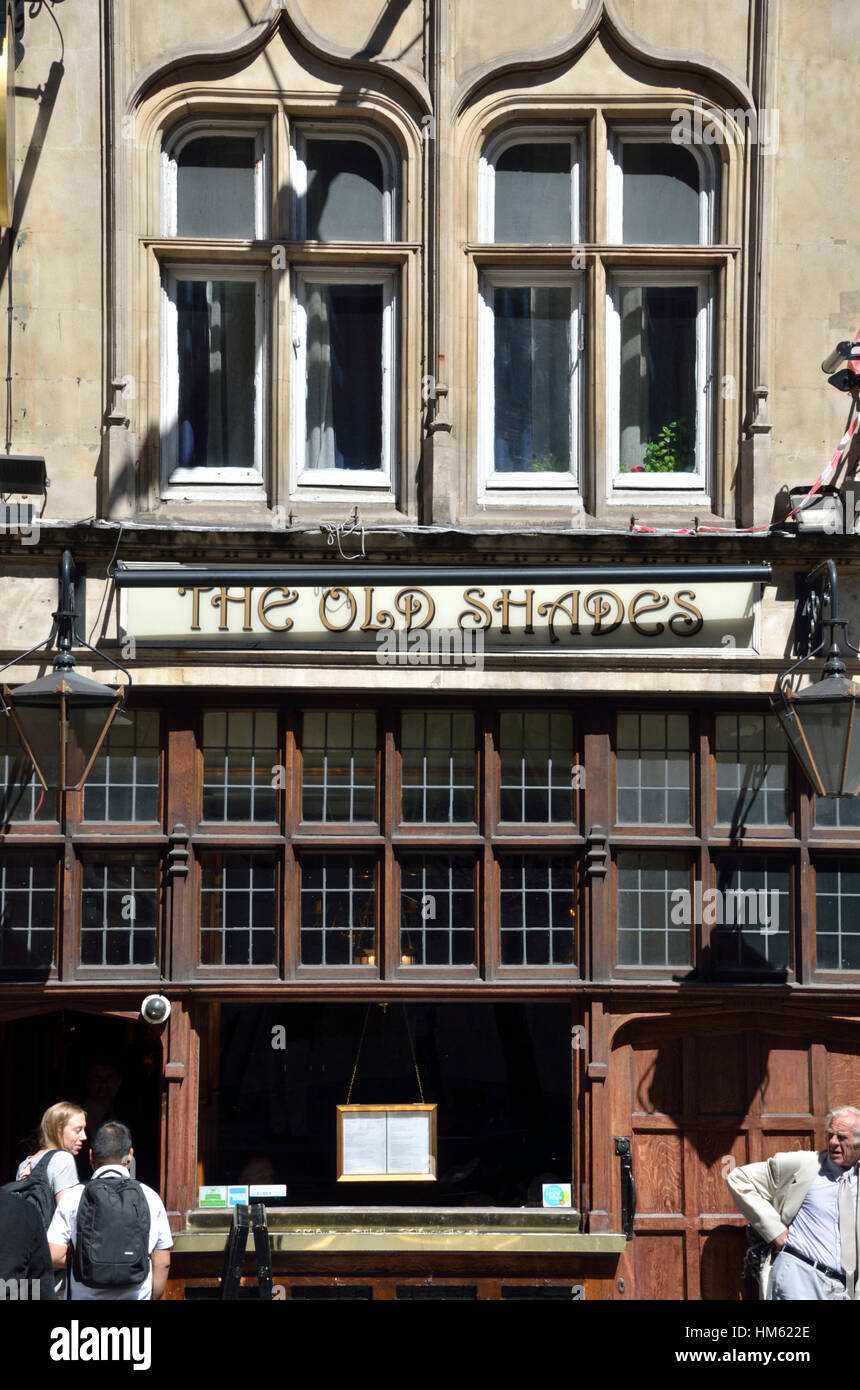 La vecchia tonalità public house di Whitehall, London, Regno Unito Foto Stock