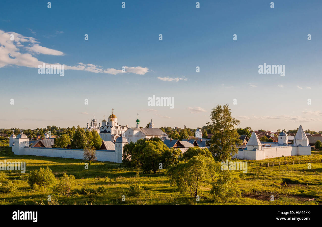 Convento di intercessione o monastero Pokrovsky nell'antica città di Suzdal, Russia. Anello d'oro della Russia. Foto Stock