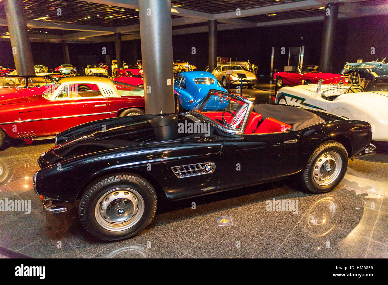 Un 1958 BMW 507 Roadster al ther Blackhawk Automobile Museum di Danville California Foto Stock