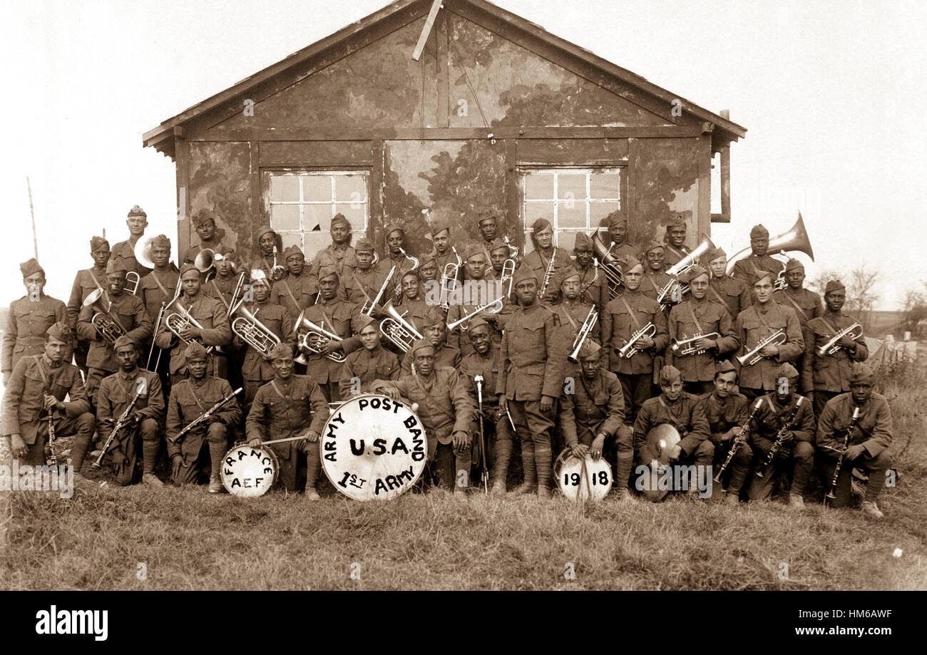 1 Army Band Post (colorato) - SOUILLY, Francia, 1918. Servizio in aria Sezione fotografica. (Esercito Forze Aeree) Data esatta Shot NARA sconosciuto file #: 018-E-3850 guerra & CONFLITTO PRENOTA #: 472 Foto Stock